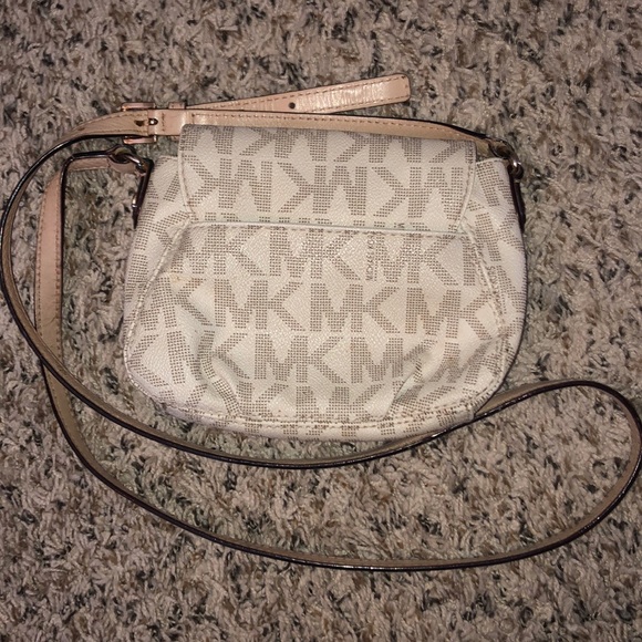 Michael Kors Mini Purse - Picture 4 of 4